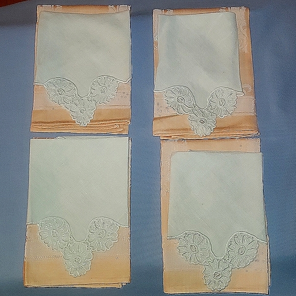 OLD table linens Bundle - Picture 1 of 7